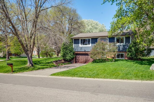 3855 Glacier Lane N, Plymouth, MN 55446