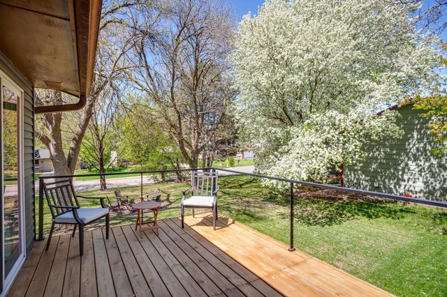 3855 Glacier Lane N, Plymouth, MN 55446