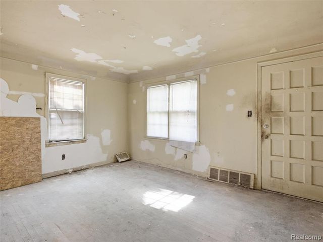 19331 Mccormick Street, Detroit, MI 48224