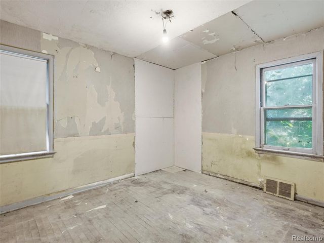 19331 Mccormick Street, Detroit, MI 48224