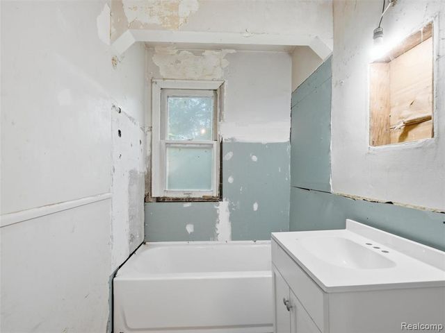 19331 Mccormick Street, Detroit, MI 48224