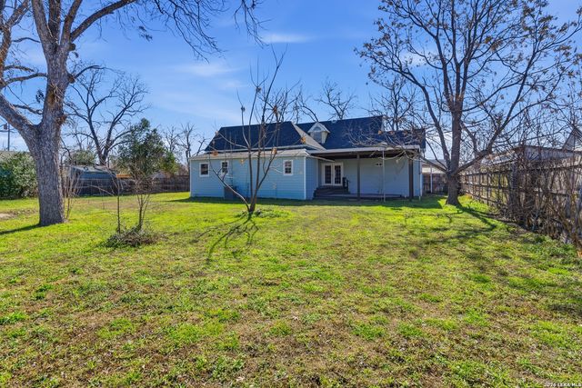 222 E Cedar, Seguin, TX 78155