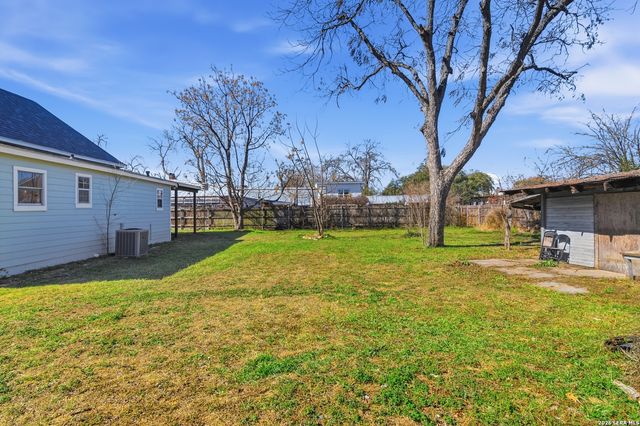 222 E Cedar, Seguin, TX 78155