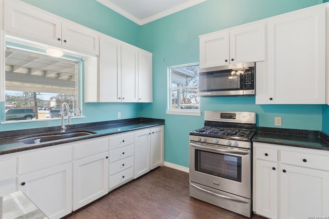 222 E Cedar, Seguin, TX 78155