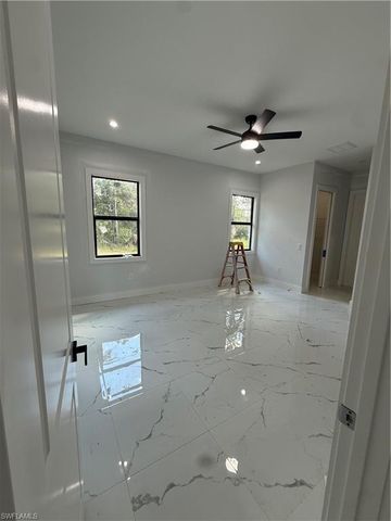 2863 52nd AVE NE, Naples, FL 34120