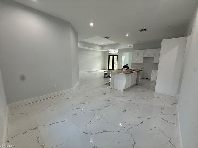 2863 52nd AVE NE, Naples, FL 34120