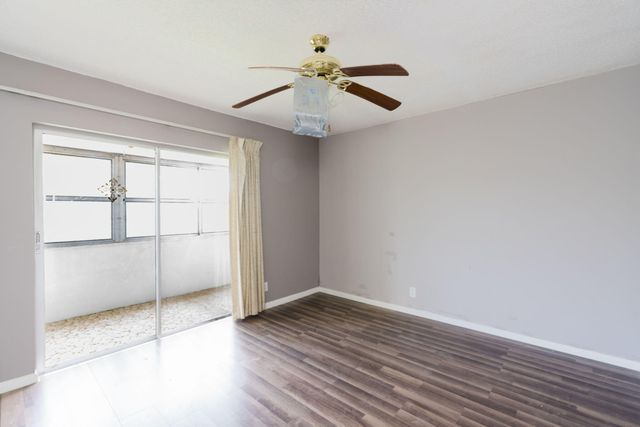 77 Kingswood, West Palm Beach, FL 33417
