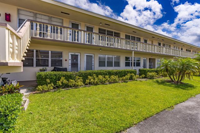 77 Kingswood, West Palm Beach, FL 33417