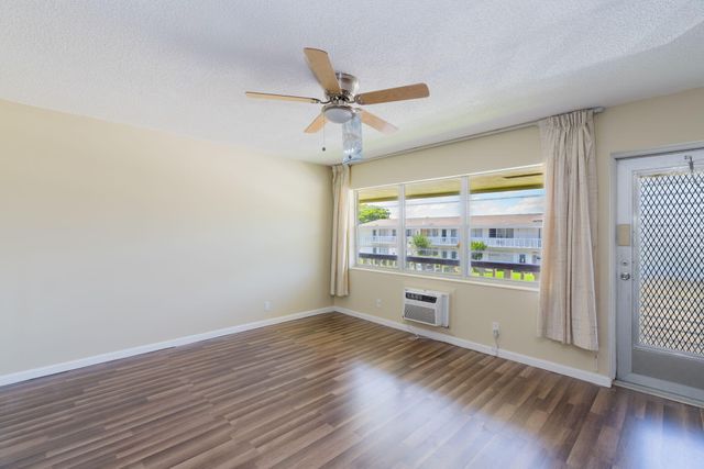 77 Kingswood, West Palm Beach, FL 33417