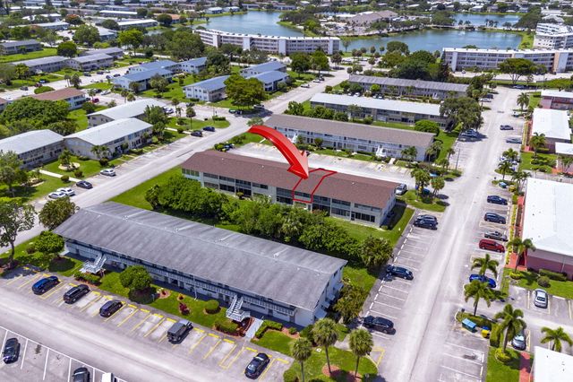 77 Kingswood, West Palm Beach, FL 33417