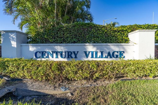 77 Kingswood, West Palm Beach, FL 33417