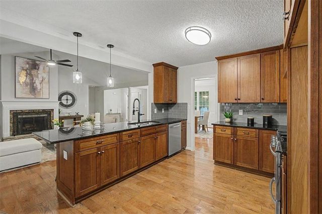 590 S Alexander Creek Road, Newnan, GA 30263