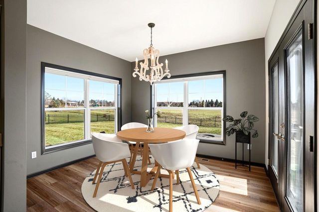 W77N400 Prairie View ROAD, Cedarburg, WI 53012