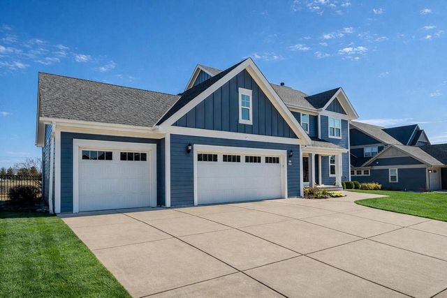 W77N400 Prairie View ROAD, Cedarburg, WI 53012