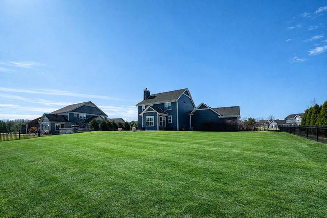 W77N400 Prairie View ROAD, Cedarburg, WI 53012