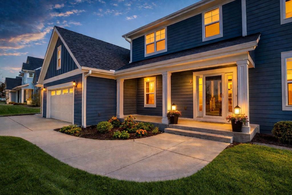 W77N400 Prairie View ROAD, Cedarburg, WI 53012