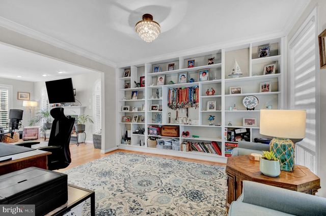 715 WALNUT AVE, North Beach, MD 20714