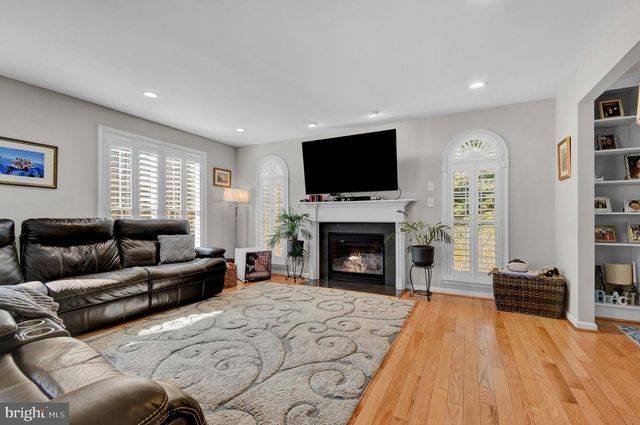 715 WALNUT AVE, North Beach, MD 20714