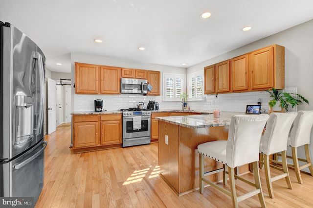 715 WALNUT AVE, North Beach, MD 20714