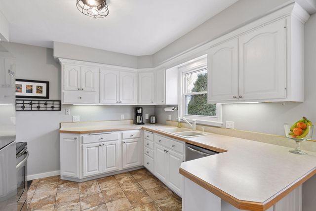 6004 Wooddale Avenue, Edina, MN 55424