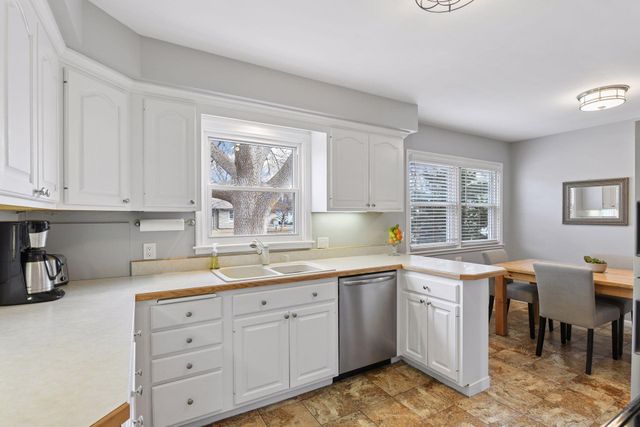 6004 Wooddale Avenue, Edina, MN 55424