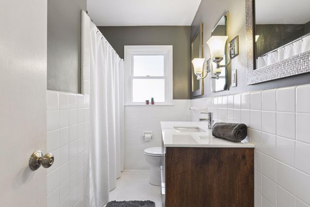 6004 Wooddale Avenue, Edina, MN 55424