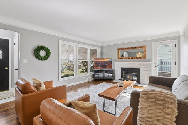 6004 Wooddale Avenue, Edina, MN 55424