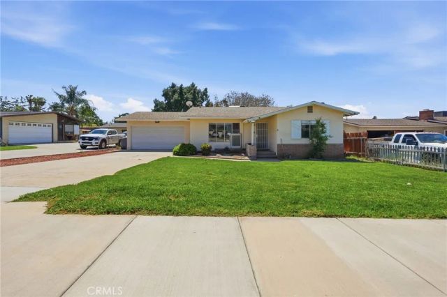 183 E County Line, Calimesa, CA 92320