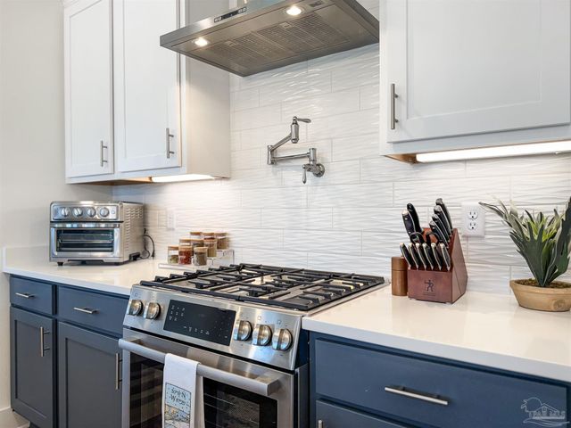 201 Clipper Dr, Pensacola, FL 32507