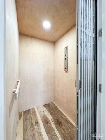 201 Clipper Dr, Pensacola, FL 32507