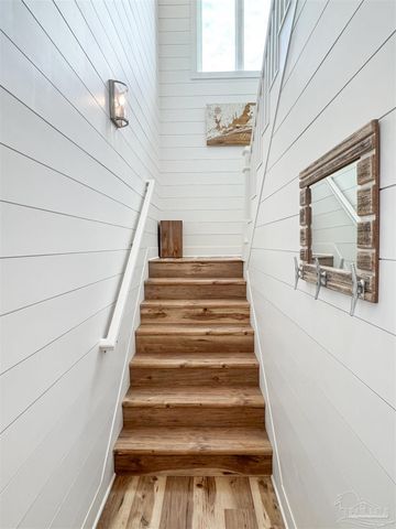 201 Clipper Dr, Pensacola, FL 32507