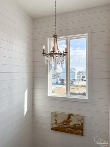 201 Clipper Dr, Pensacola, FL 32507