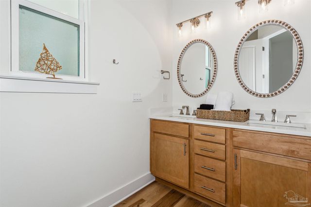 201 Clipper Dr, Pensacola, FL 32507