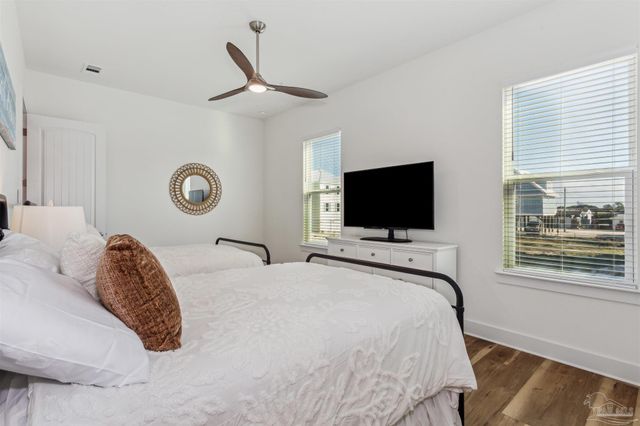 201 Clipper Dr, Pensacola, FL 32507