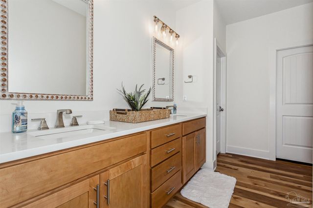 201 Clipper Dr, Pensacola, FL 32507