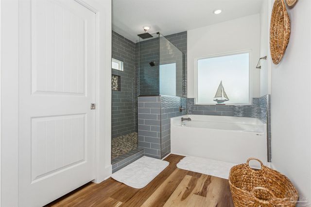 201 Clipper Dr, Pensacola, FL 32507