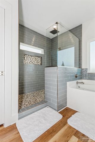 201 Clipper Dr, Pensacola, FL 32507