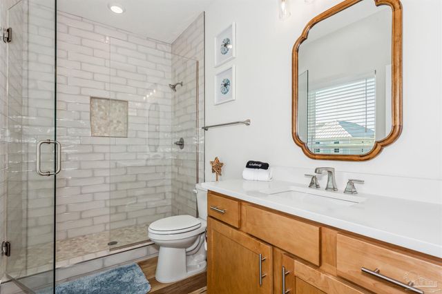 201 Clipper Dr, Pensacola, FL 32507