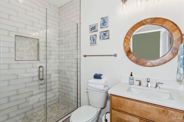 201 Clipper Dr, Pensacola, FL 32507