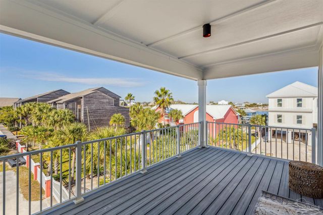 201 Clipper Dr, Pensacola, FL 32507