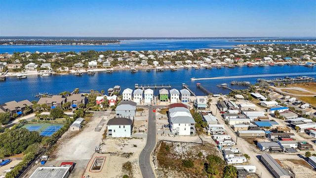 201 Clipper Dr, Pensacola, FL 32507