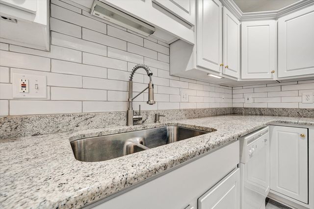 4438 Pheasant Ridge RD APT 202, Roanoke, VA 24014