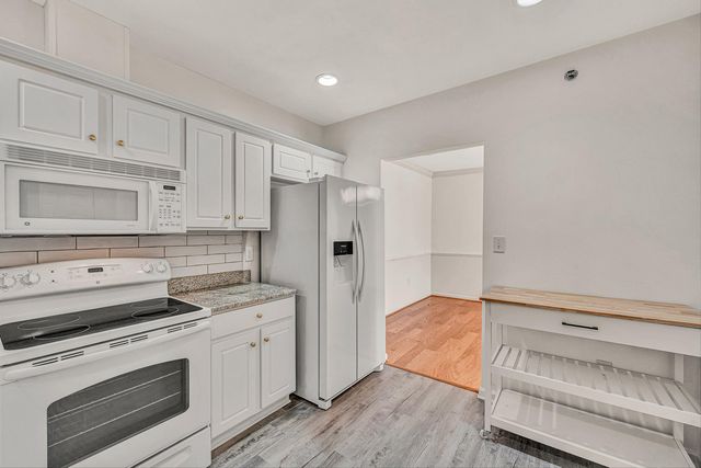 4438 Pheasant Ridge RD APT 202, Roanoke, VA 24014