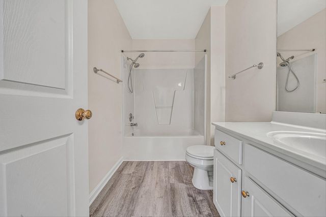 4438 Pheasant Ridge RD APT 202, Roanoke, VA 24014