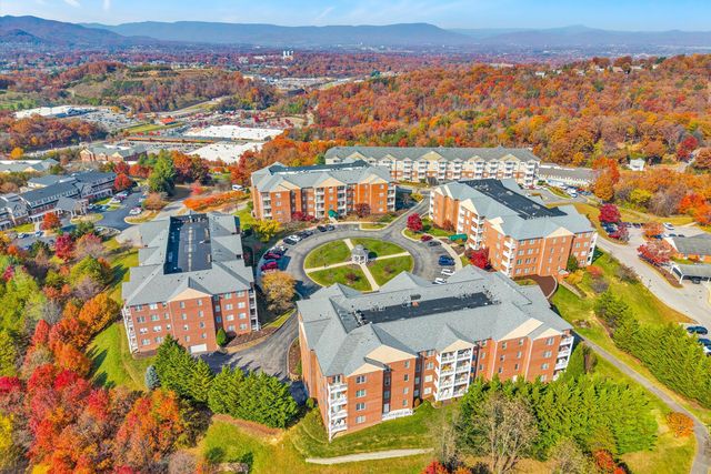 4438 Pheasant Ridge RD APT 202, Roanoke, VA 24014