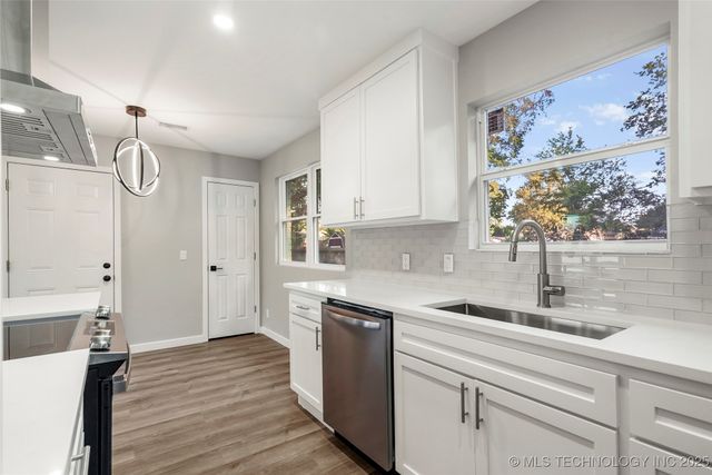 12429 E 18th Place, Tulsa, OK 74128