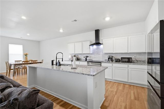 324 San Vito Way NW, Cartersville, GA 30120