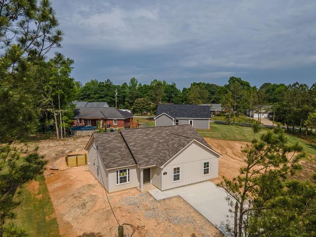 52 Lee Road 2033, Phenix City, AL 36870