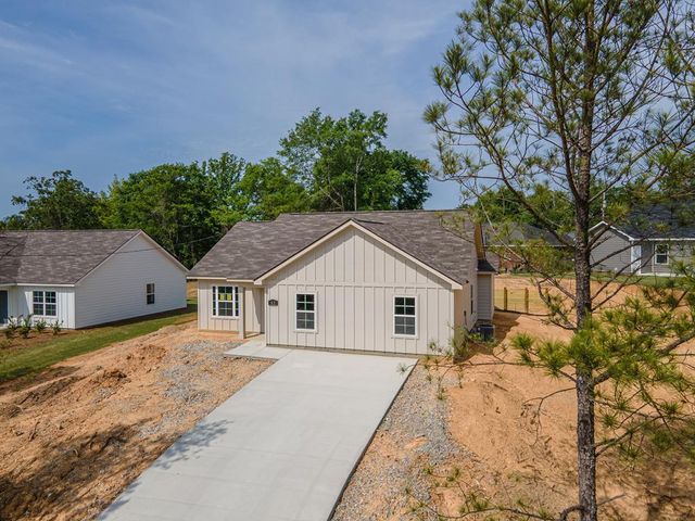 52 Lee Road 2033, Phenix City, AL 36870