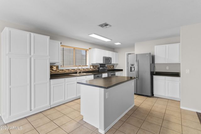 15559 W CROCUS Drive, Surprise, AZ 85379